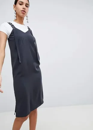 Платье комбинезон с пряжками р.16