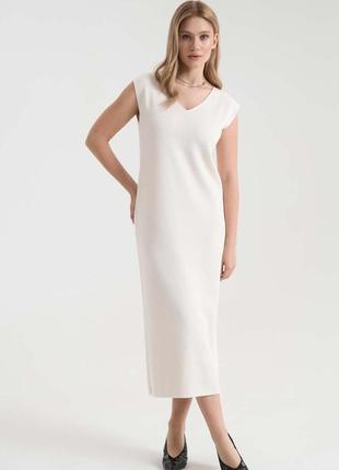 Удлиненное платье прямого кроя