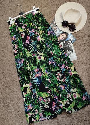 Красивая длинная юбка с разрезом