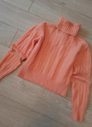 Ангора .італія .шикарний гольфік ,неймовірно приємний до тілу ,  мягесенький