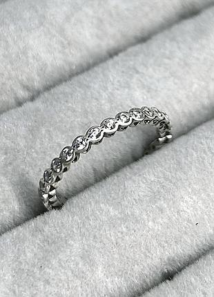 Серебряное кольцо с россыпью фианитов