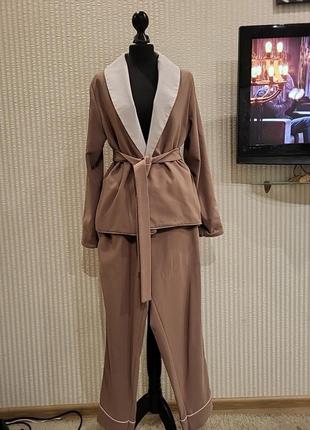 Костюм