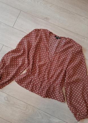 Дуже гарна блузочка в горошок .рощмір на бірці s /8
