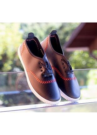 Кросівки літо