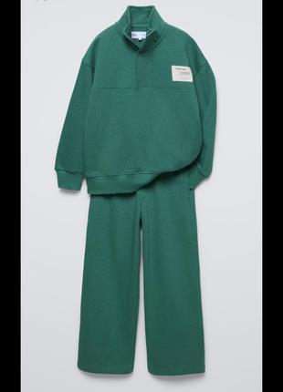 Продам фирменный костюм zara