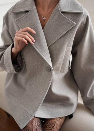 Женское укороченное полу-пальто с поясом