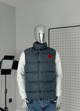 Жилетка hugo boss синяя | мужская жилетка безрукавка hugo boss синяя на пуговицах
