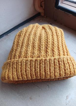 Шапка чистршерстяная на девочку 4-6 лет