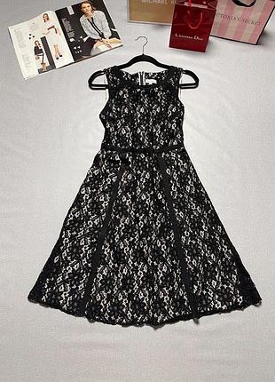 Роскошное кружевное платье