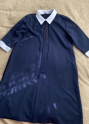 Елегантна темно-синя сукня