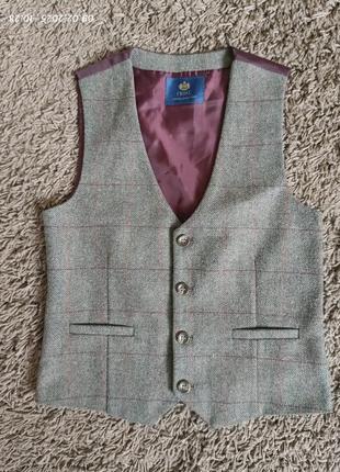Жилет от некст на 8 лет
