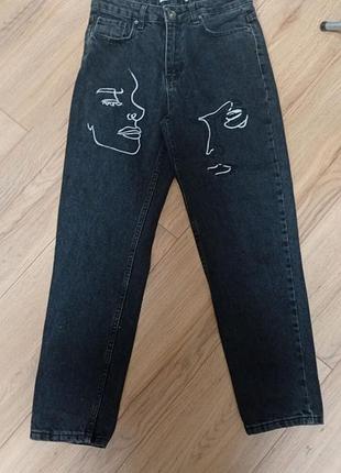 Джинси моми