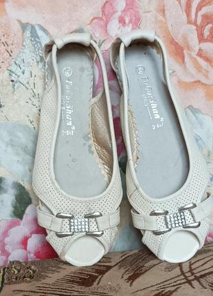 Отличные босоножки!! размер 37 стельки 23