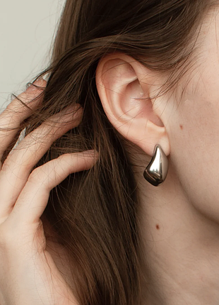 Серебристые серьги пусеты drops минималистичные форма капелек элегантные винтаж ретро лолита классич