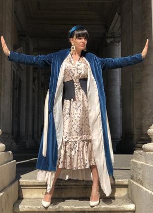 Шовкова сукня з корсетом