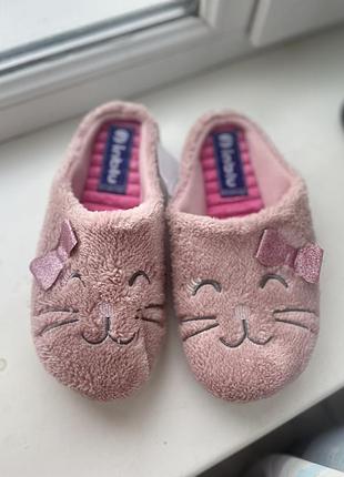 Домашние шлепанцы