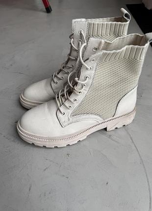 Ботинки женские бежевые