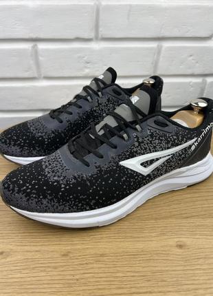 Оригінальні кросівки karrimor apollo