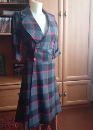 Сукня в кліьинку