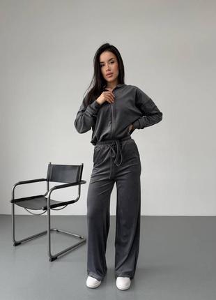 Велюровий спортивний костюм