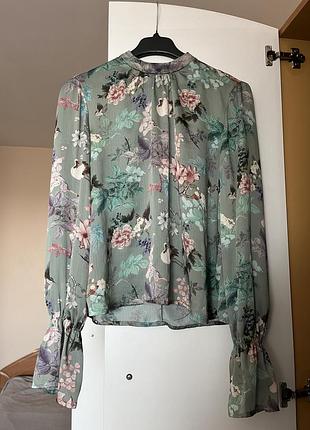 Блуза stradivarius з широкими рукавчиками