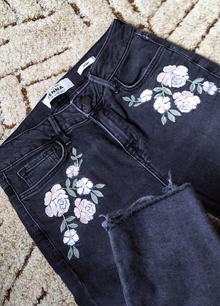 Серые скини с вышивкой jenna с идеальной посадкой m