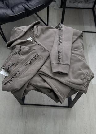 Спортивный костюм calvin tements klein