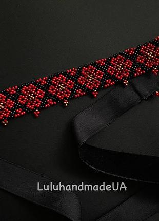 Чокер с красными цветами