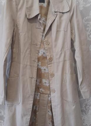 Жіночий тренч, s