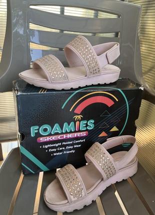 Босоніжки рожеві сандалії  skechers cali gear 39 розмір, 26 см устілка usa 9