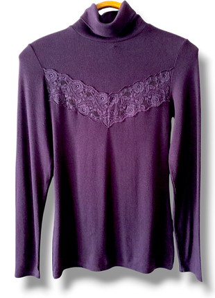 Женский трикотажный фиолетовый свитер гольф водолазка в рубчик с кружевом вискоза лиоцелл размера м от moda international