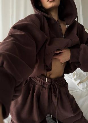 Трендовый спортивный костюм на флисе, стильный и теплый