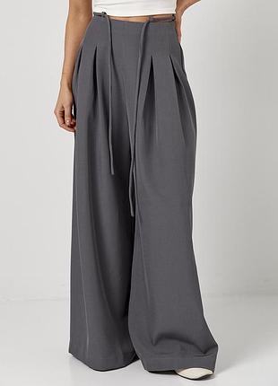 Женские классические брюки palazzo с оригинальным поясом