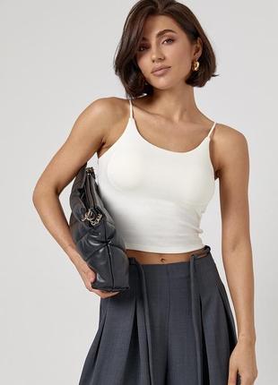 Коротка трикотажна майка на бретелях-резинках