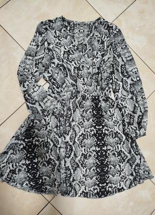 Shein платье женское с змеиным принтом и декольте размер xl полномерный
