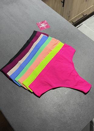 Безшовні трусики стрінги в стилі skims