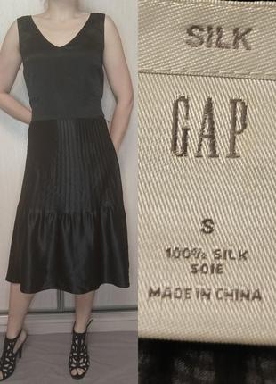 Маленьке чорне шовкове плаття gap...