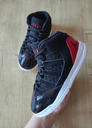 Круті дитячі кросівки nike jordan, оригінал, р.27.