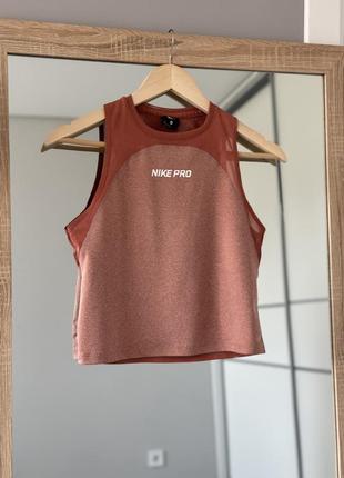 Топ nike pro