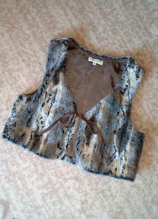 36-40р. меховой жилет безрукавка