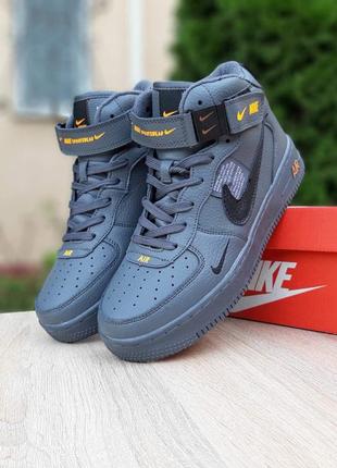 Мужские кроссовки nike air force 1 mid lv8 серые с оранжевым высокие5 фото