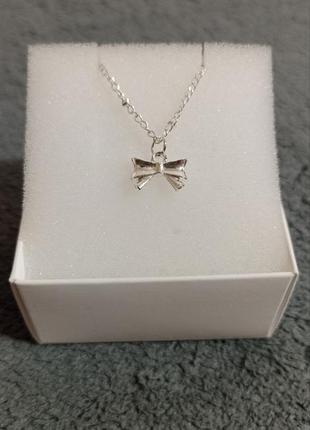 Кулон в виде бантика на тонкой цепочке, бижутерия