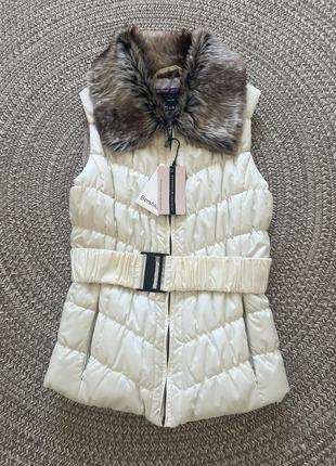 Безрукавка bershka