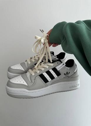 Кроссовки adidas forum