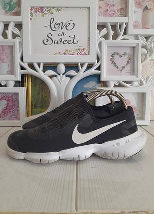 Nike мужские кроссовки free rn 5.0 2020 черные
размер42 длина стельки 25.4 см
состояние хорошее,все как на фото, не дает с собой шнурков