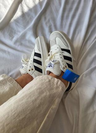 Adidas samba beige 
◦