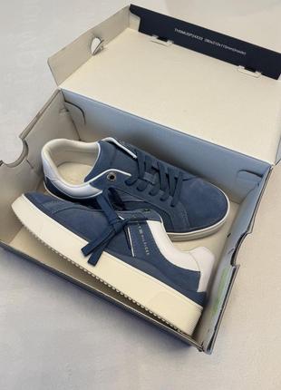 Весенние кеды tommy hilfiger голубого цвета из натуральной замши