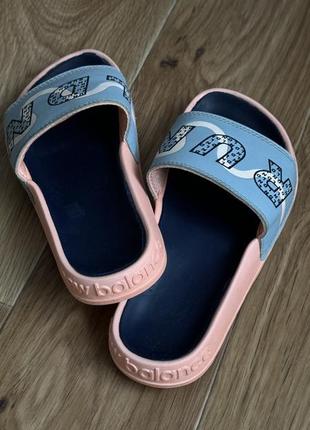 Шлепанцы тапочки new balance