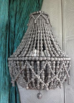 Люстра из деревянных бусин "menthol".