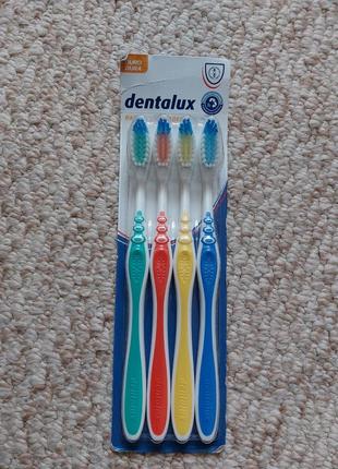 Набор зубных щеток dental 4 шт
